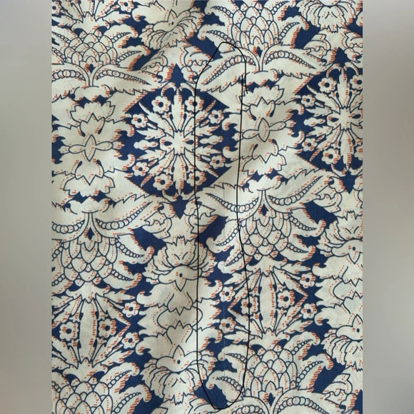 CAbi Women's Cream Blue Damask Flutter Short Sleeve Blouse Small #3074 - Picture 13 of 14